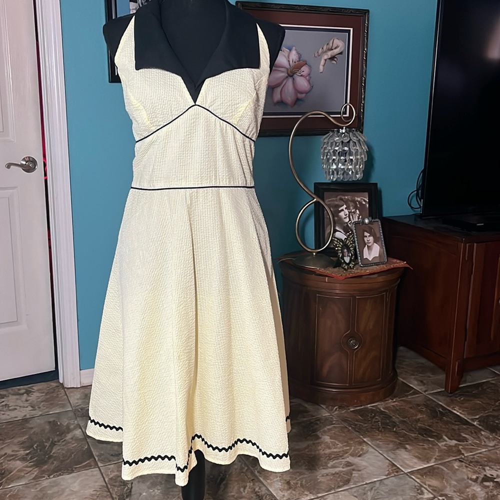 Rock steady yellow seersucker sundresssize M